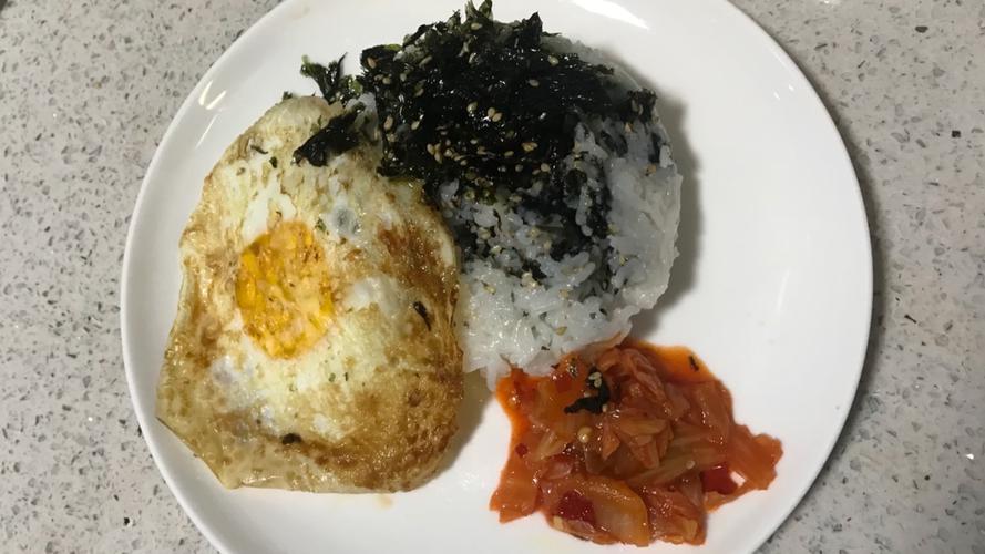 如何制作家常紫菜拌饭