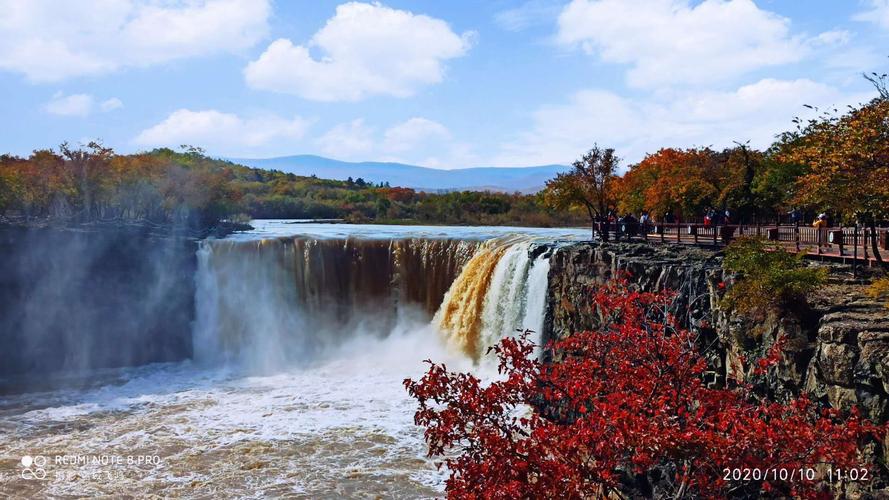 现在这个季节适合去哪里旅游