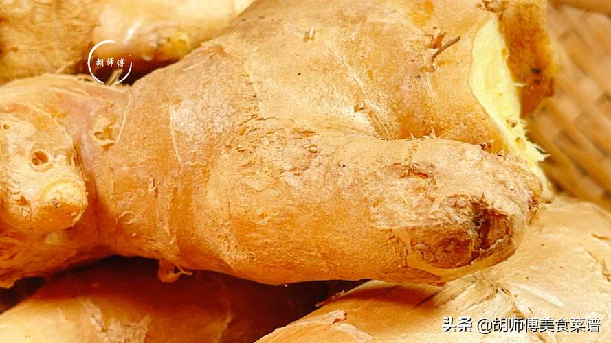 夏天吃块姜,赛过喝补药!丢盆里就能长,一小块能收10斤!-墨子百科 夏天吃块姜,赛过喝补药!丢盆里就能长,一小块能收10斤!