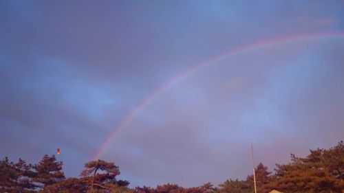 东边日出西边雨的下一句