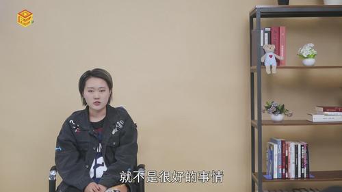 橡皮树落叶子怎么回事