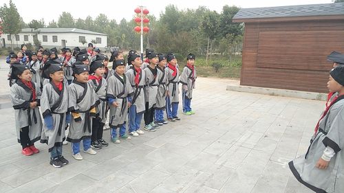 小学国学班要讲什么