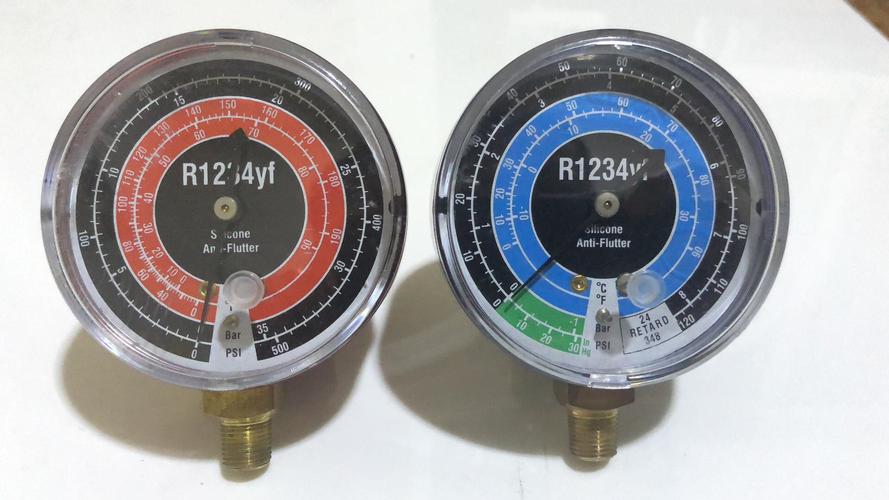 怎样看空调加氟压力表