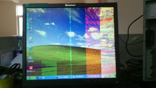 电脑水平条纹花屏怎么解决