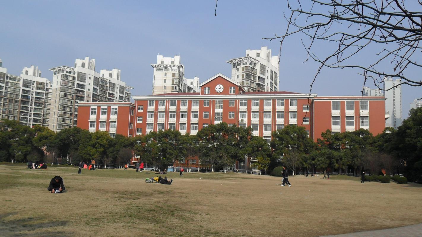 上海大学是几本