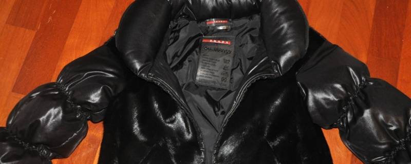 羽绒服染上颜色拿什么洗得掉-墨子百科 羽绒服染上颜色拿什么洗得掉