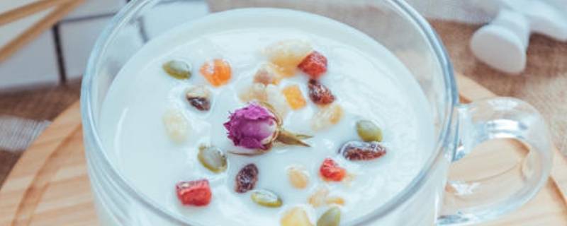 酸酸奶有小结块还能喝吗-墨子百科 酸酸奶有小结块还能喝吗