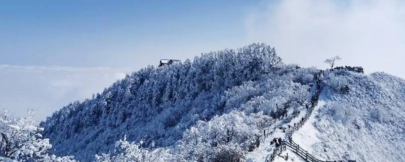 成都时光测评中心离西岭雪山多远